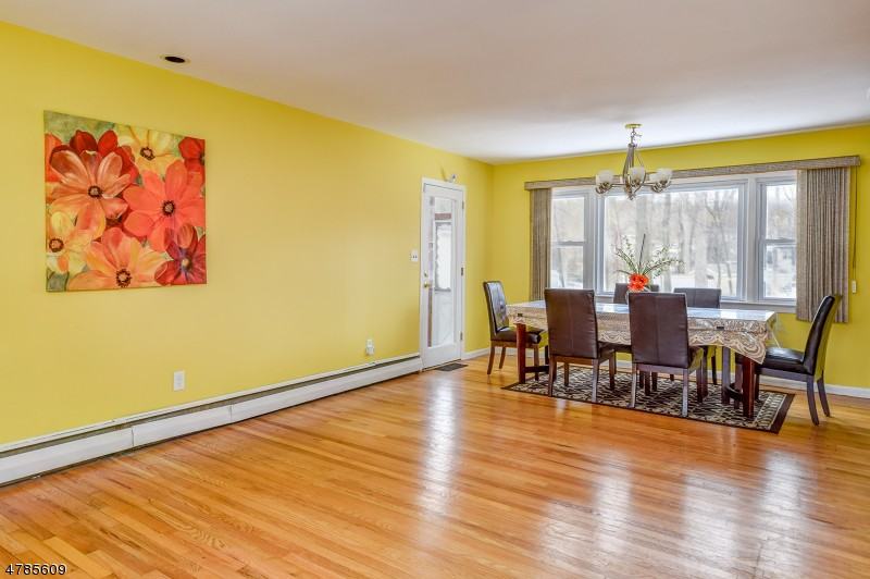 39 Dacotah Ave - Photo 3 of 19