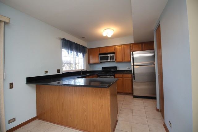 1712 Pebble Beach Cir - Photo 3 of 12