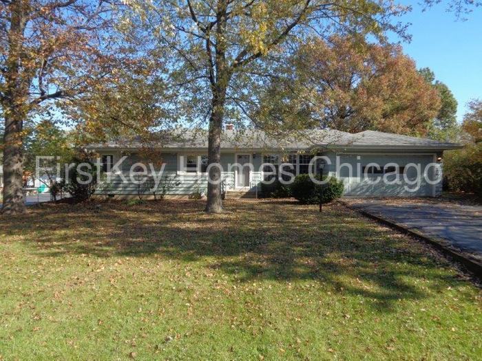136 Roberts Rd - Photo 2 of 50