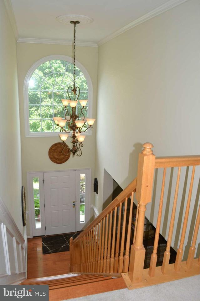 25889 Spurling Ln - Photo 2 of 23