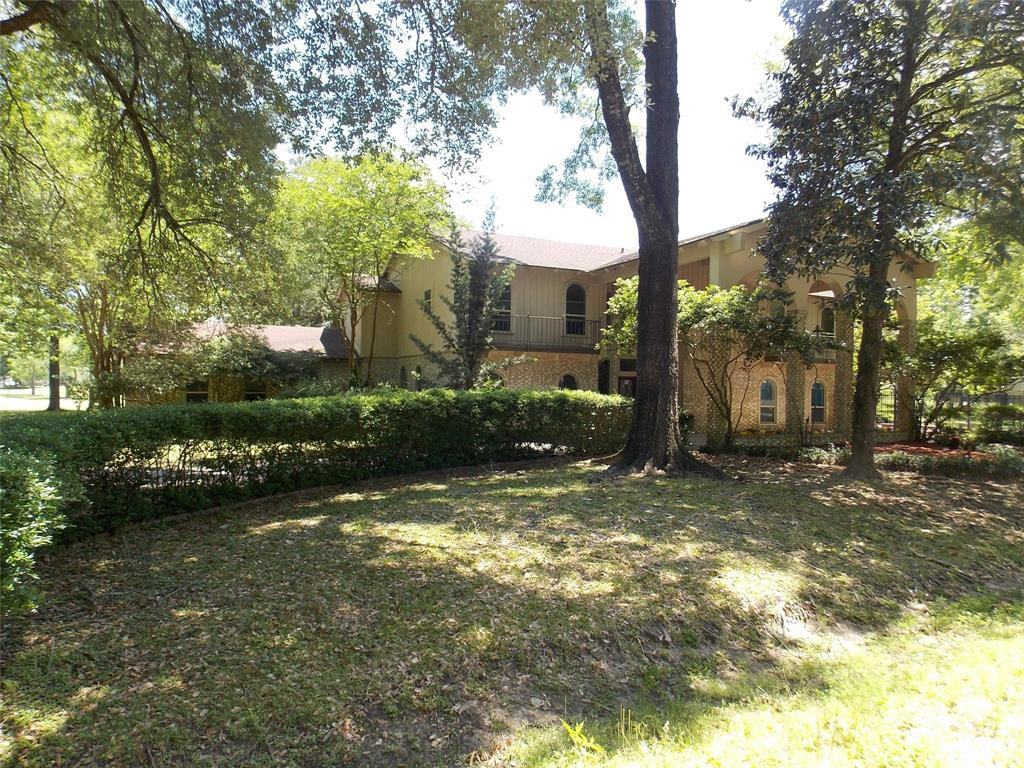 572 Roanoke Dr - Photo 2 of 36