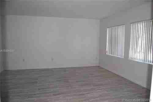 20931 NE 30th Ct - Photo 3 of 8