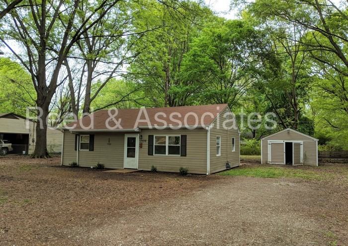 7770 Admiral Rd - Photo 2 of 10