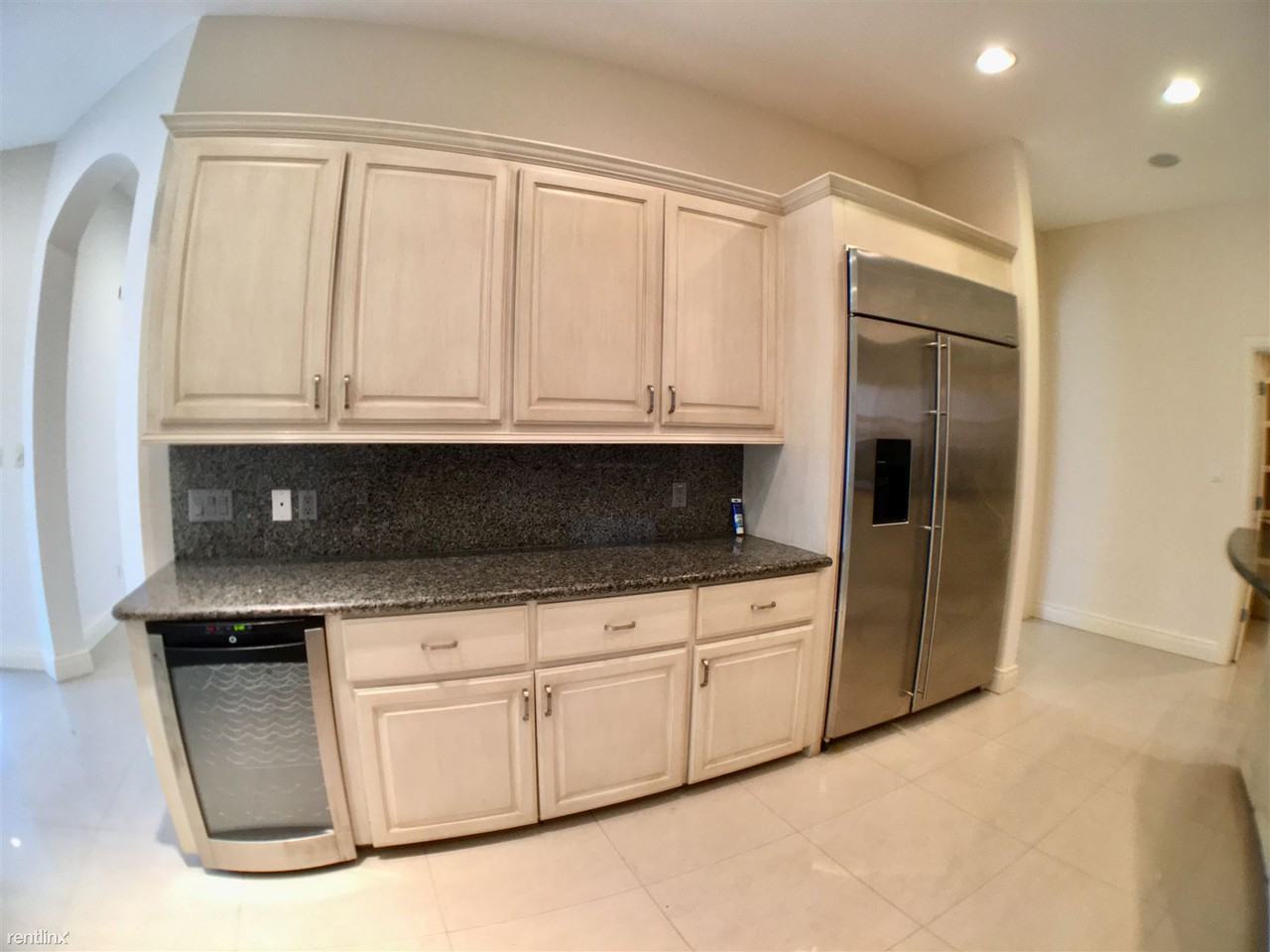 1008 Covina Ave E - Photo 2 of 15