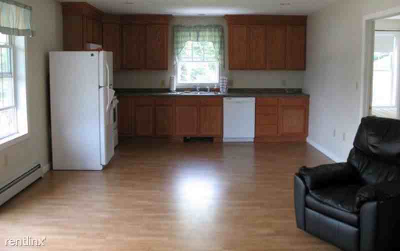 8 Erin Ln - Photo 3 of 8