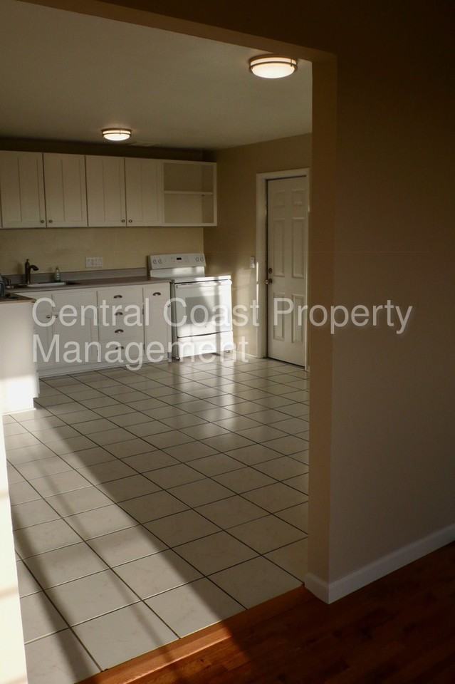 1618 Soto St - Photo 3 of 11