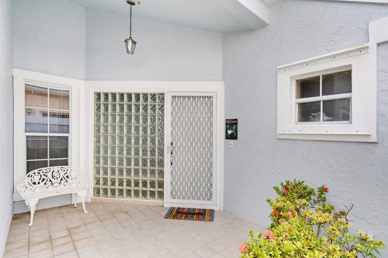 21 Wyndham Lane - Photo 2 of 16