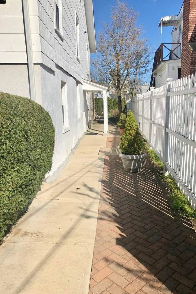 17 Lyon Ave #b - Photo 3 of 14