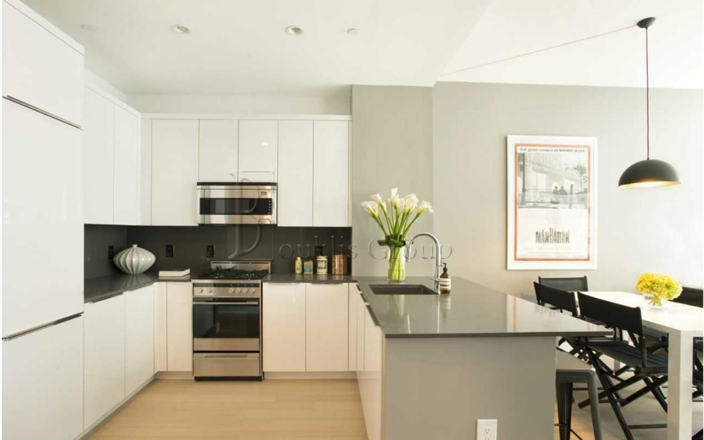 Water St #1205