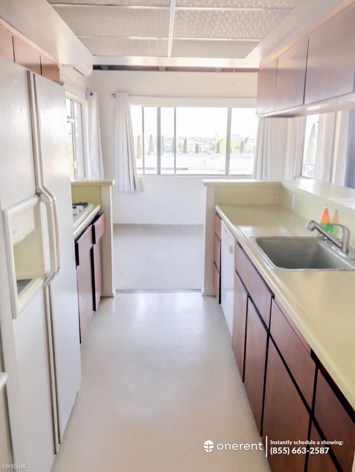 2082 Dawson Ave - Photo 2 of 14