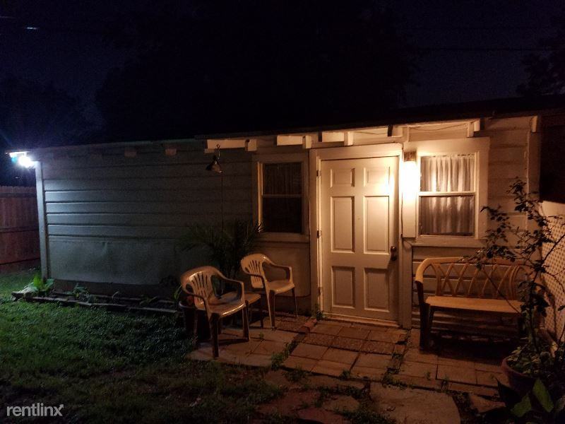 327 Notre Dame Dr - Photo 2 of 2