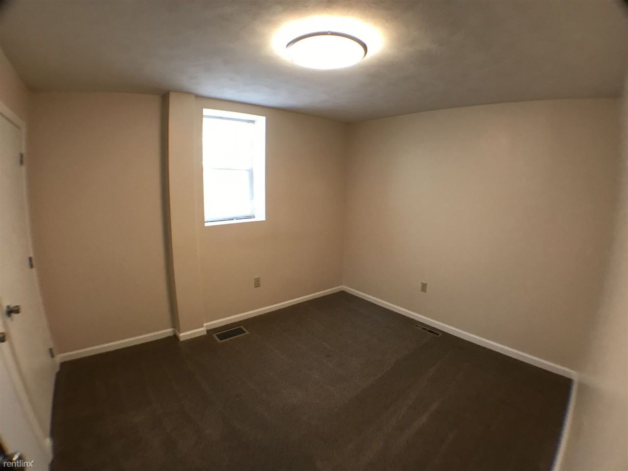 441 6th St #C - Photo 3 of 8