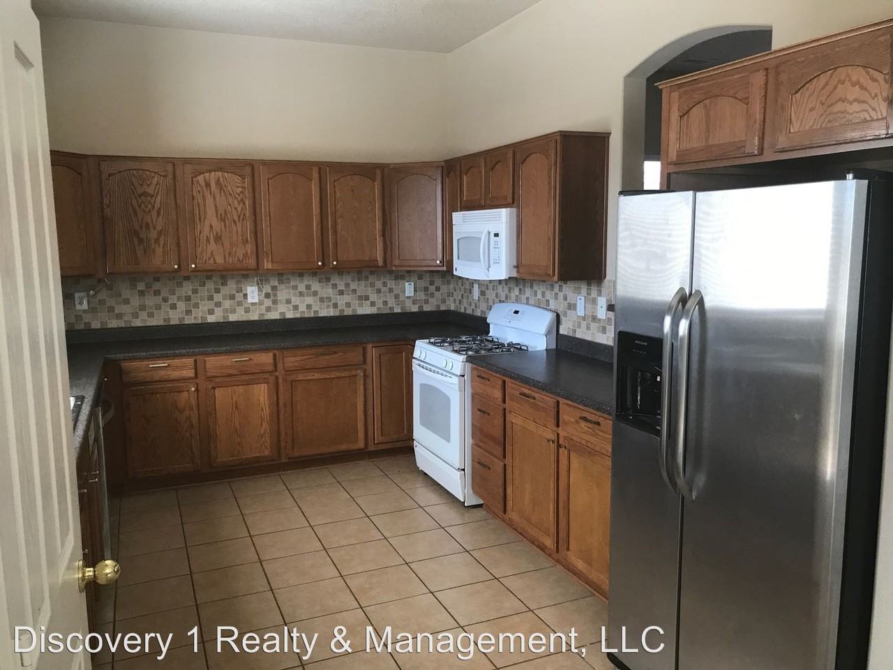 10552 Cadiz St NW - Photo 2 of 5