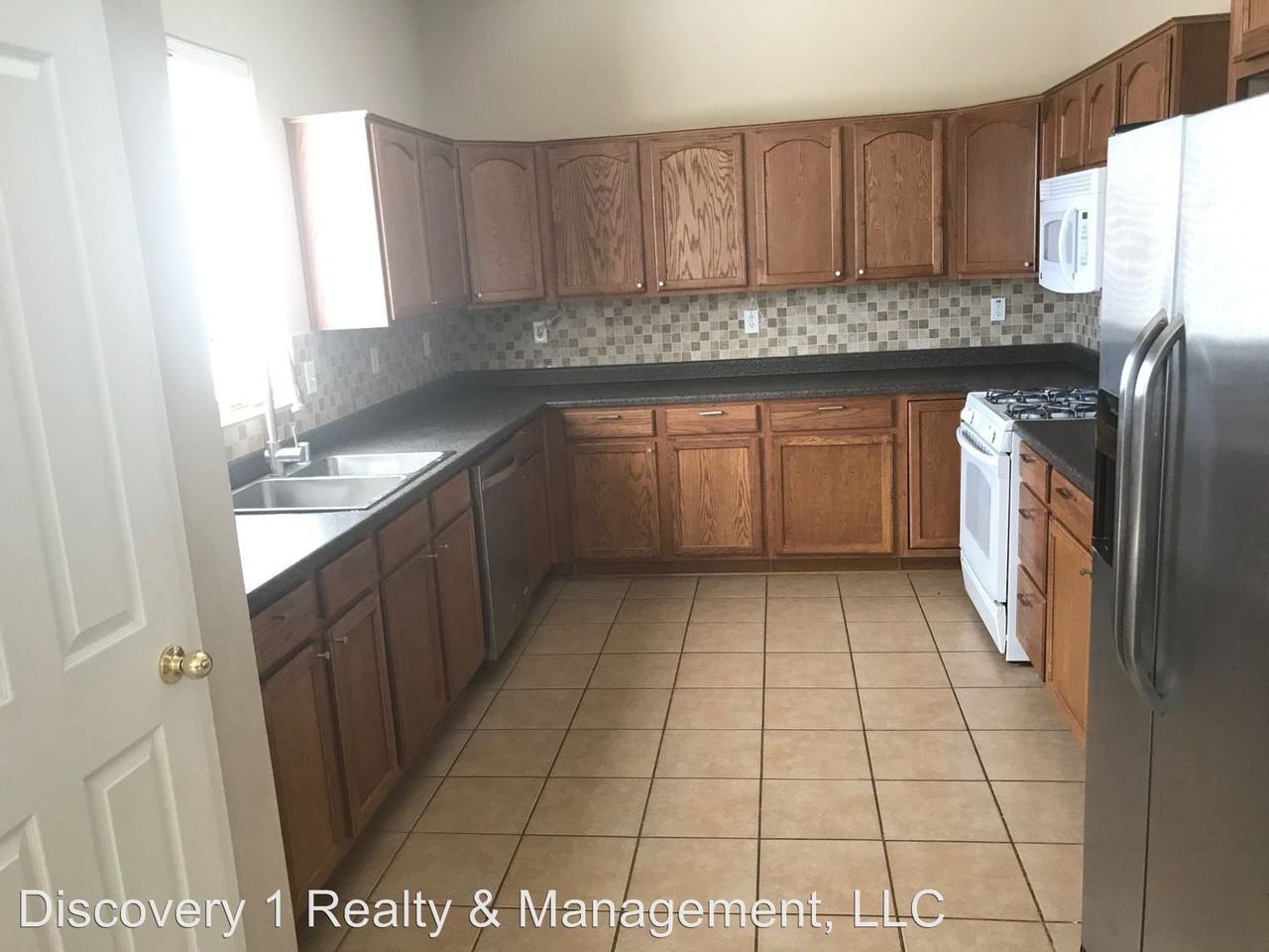 10552 Cadiz St NW - Photo 3 of 5