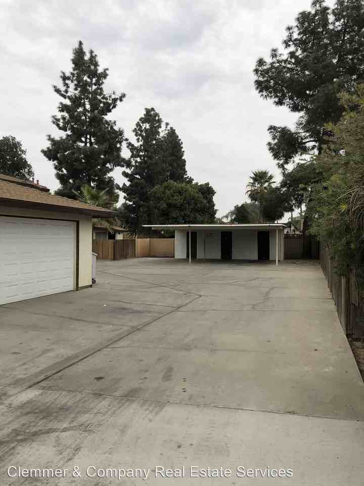 3100 Edmonton St - Photo 2 of 7