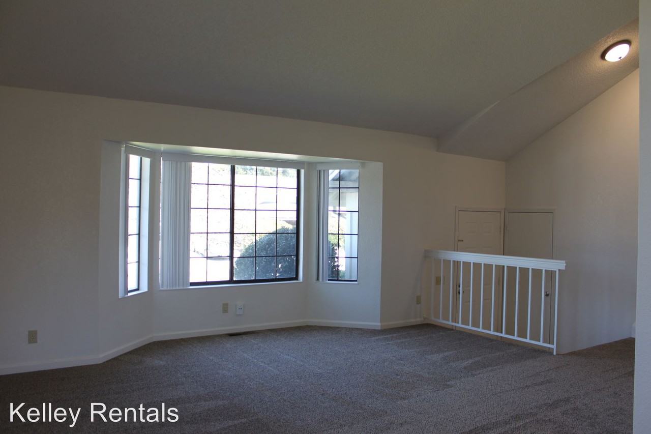 102 Mirna Ct - Photo 3 of 24