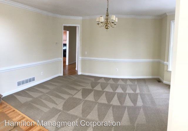 111 Turnberry Dr - Photo 3 of 13