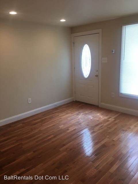 1054 Vine St - Photo 3 of 21