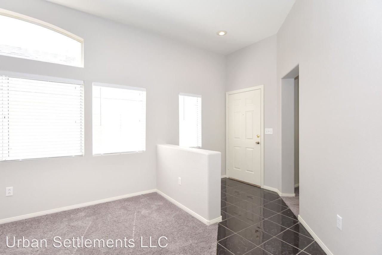 8128 W Shady Glen Ave - Photo 2 of 32