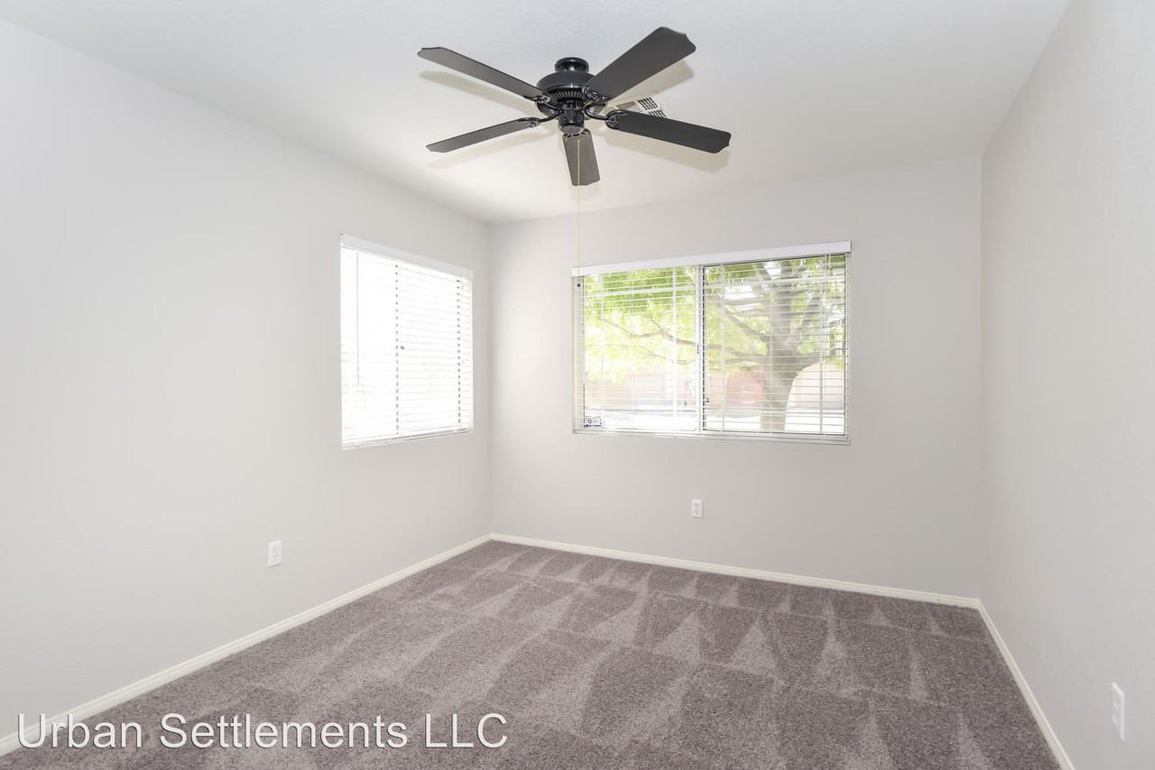 8128 W Shady Glen Ave - Photo 3 of 32