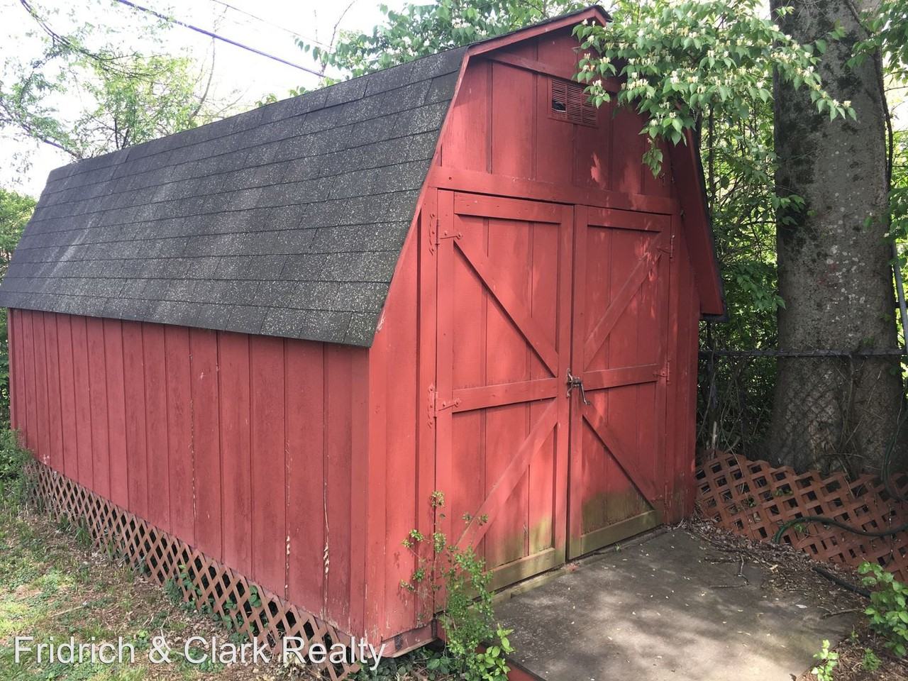 444 Thunderbird Ct - Photo 3 of 20