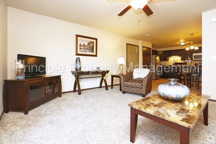 8909 N Scrimshaw Dr - Photo 3 of 14