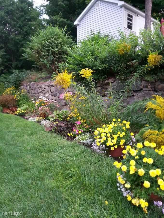 92 Hillside Ave - Photo 2 of 15