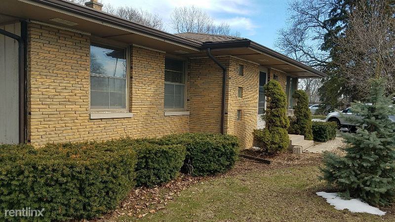 7170 N Port Washington Rd - Photo 3 of 20