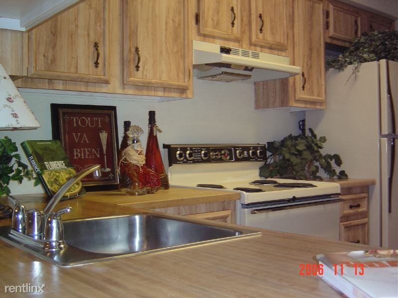 407 Scott Ln - Photo 2 of 16