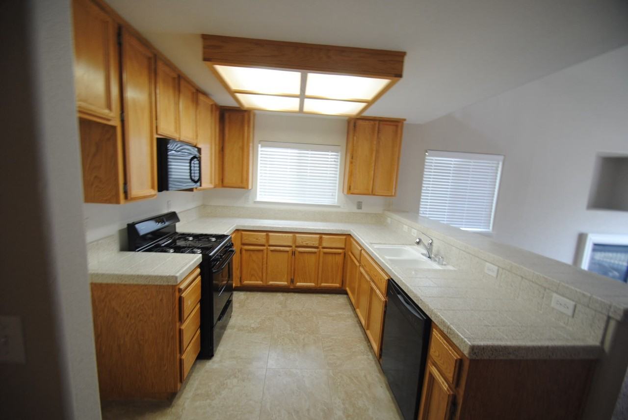 151 McDaniel Cir - Photo 2 of 18