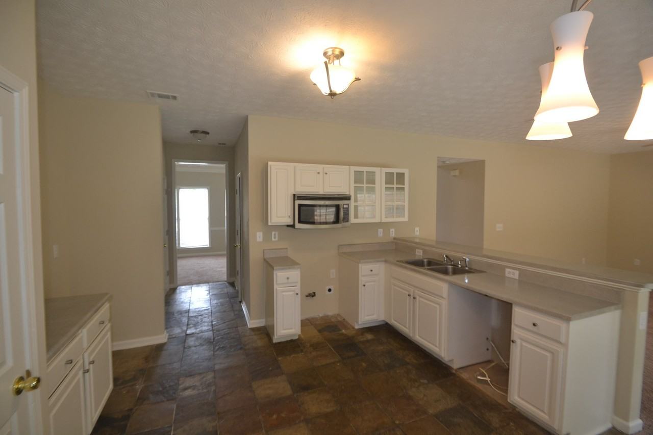 660 Legend Ct SW - Photo 3 of 14