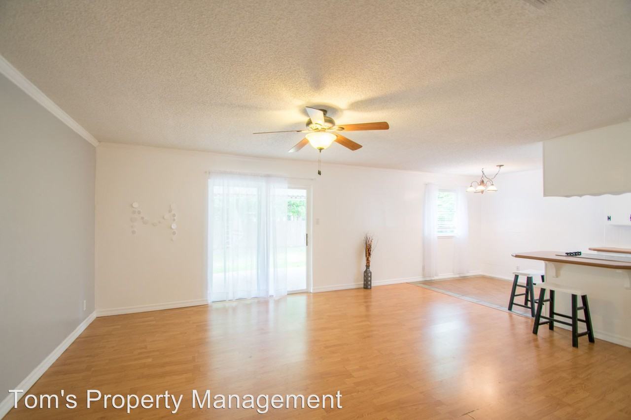 6061 Dunson Ct - Photo 3 of 21