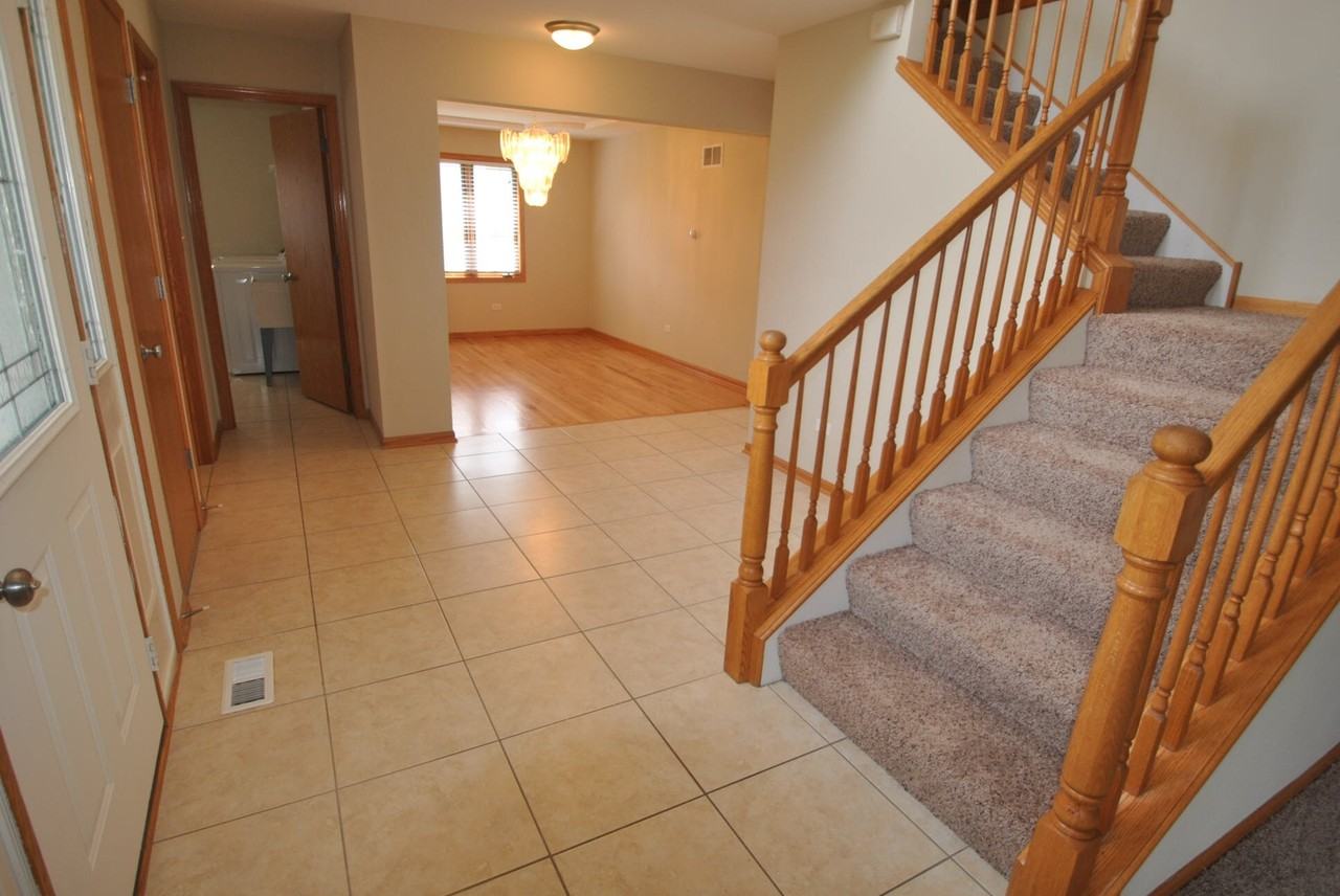 908 Willow Rd - Photo 2 of 15