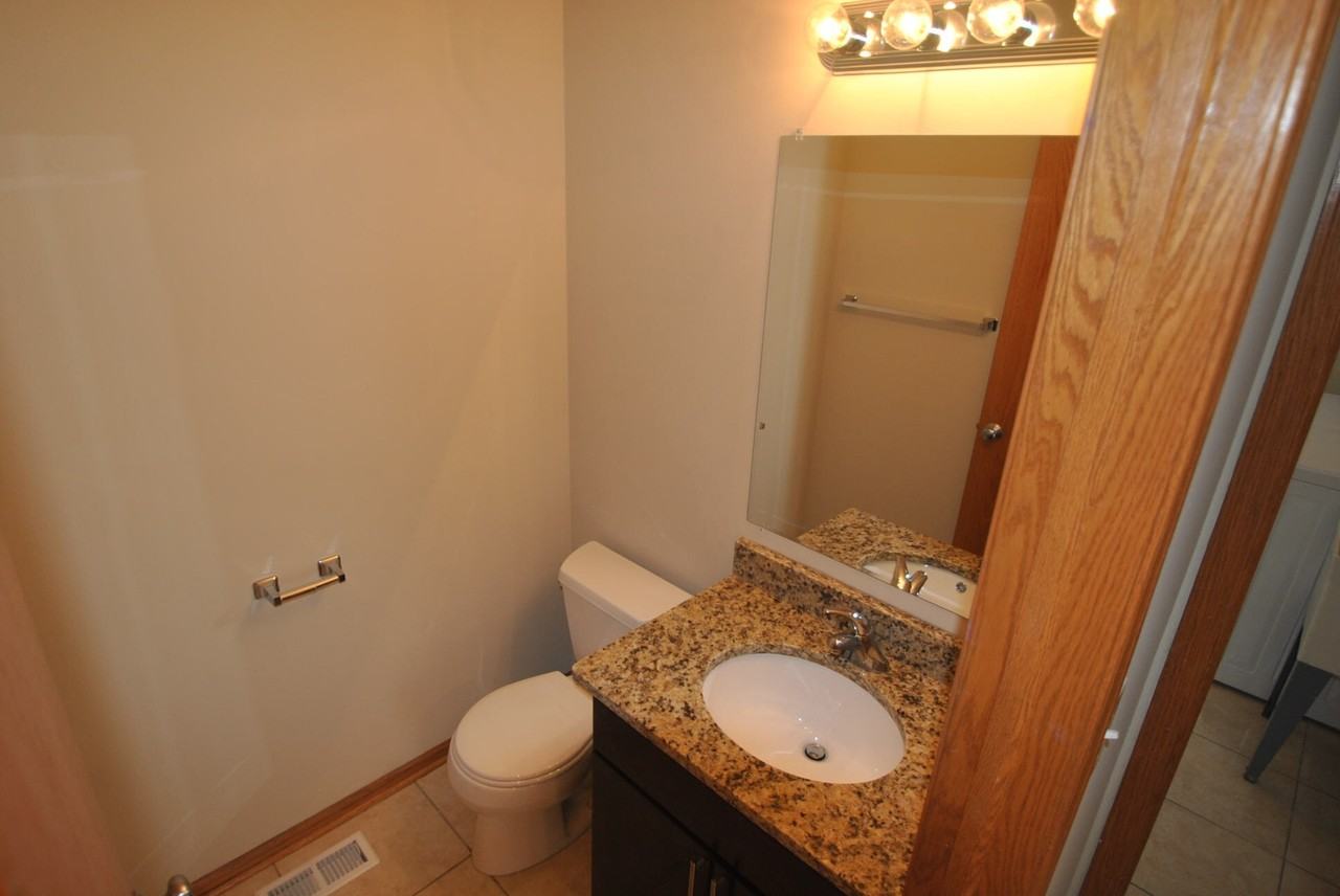 908 Willow Rd - Photo 3 of 15
