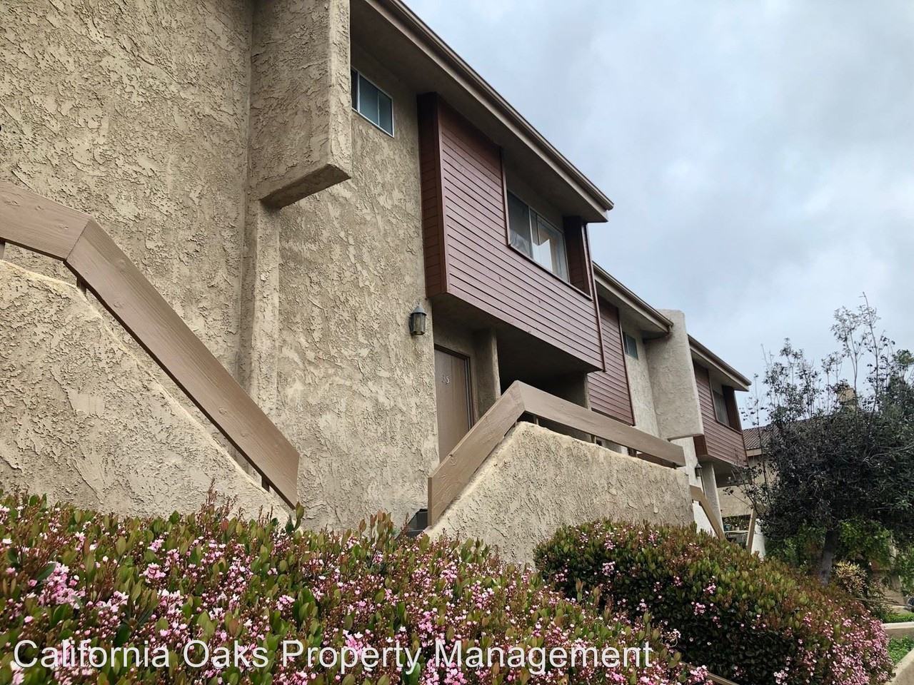 735 County Square Dr #35