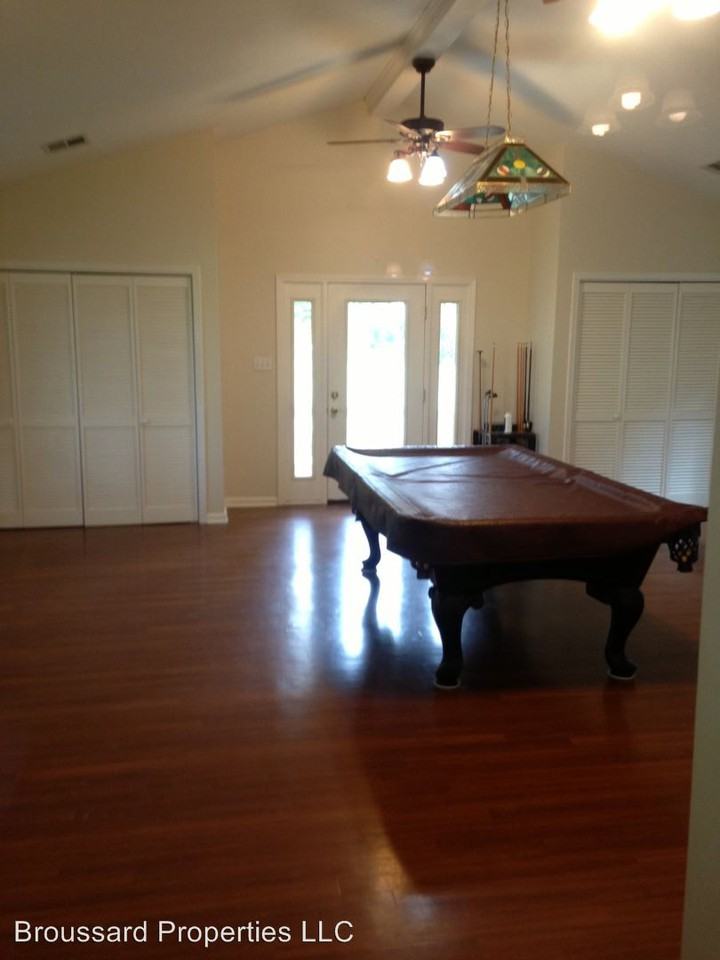 153 Nezat Rd - Photo 2 of 11