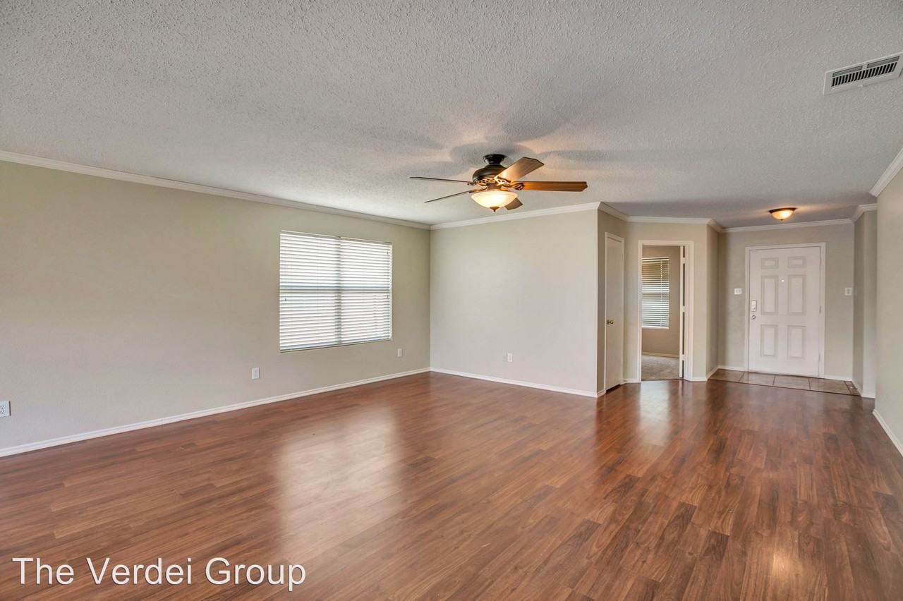 819 Dove Meadows Dr - Photo 3 of 19