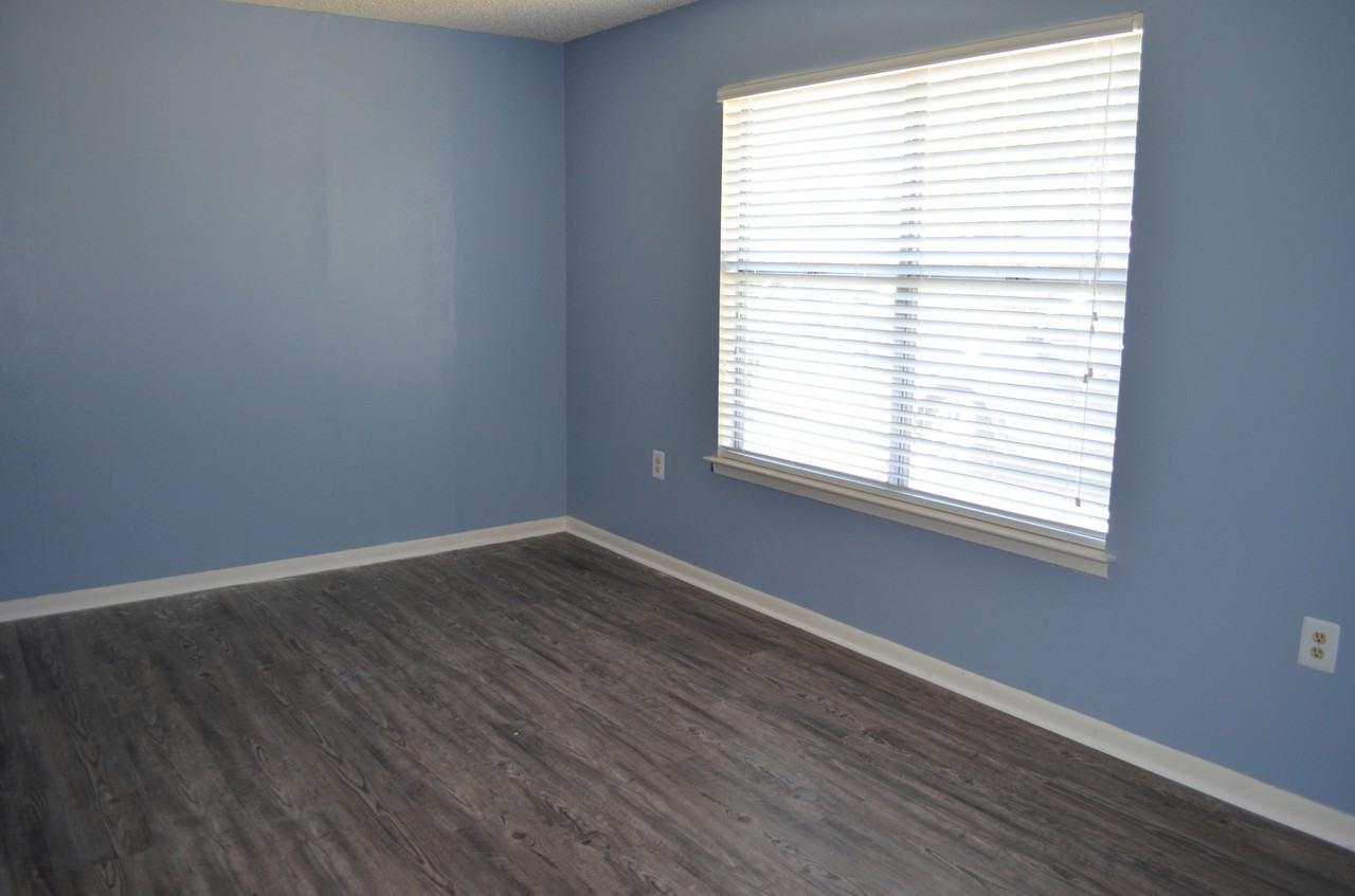 271 Echo Cir - Photo 2 of 17