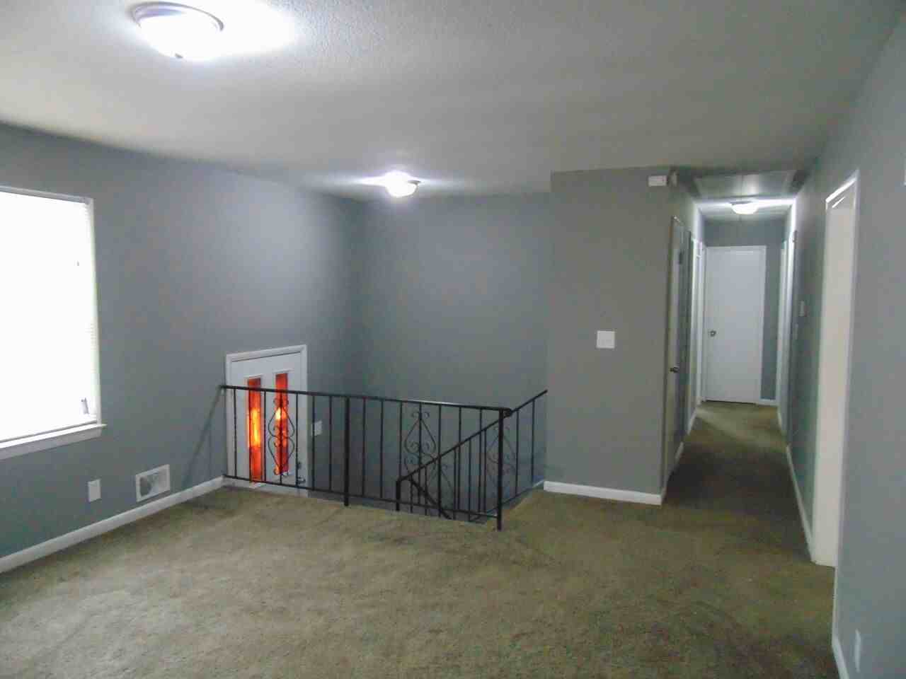 5025 Hawthorne Ave - Photo 3 of 9