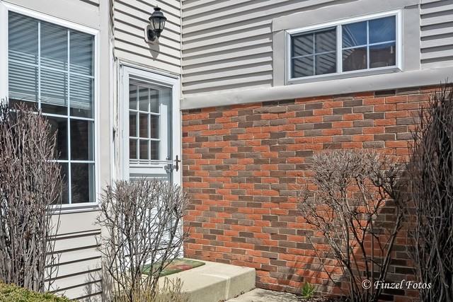 805 Village Cir - Photo 2 of 18