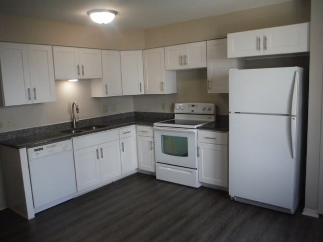 24023 W Oak St - Photo 2 of 10