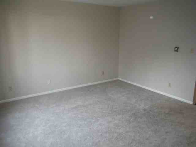 24023 W Oak St - Photo 3 of 10