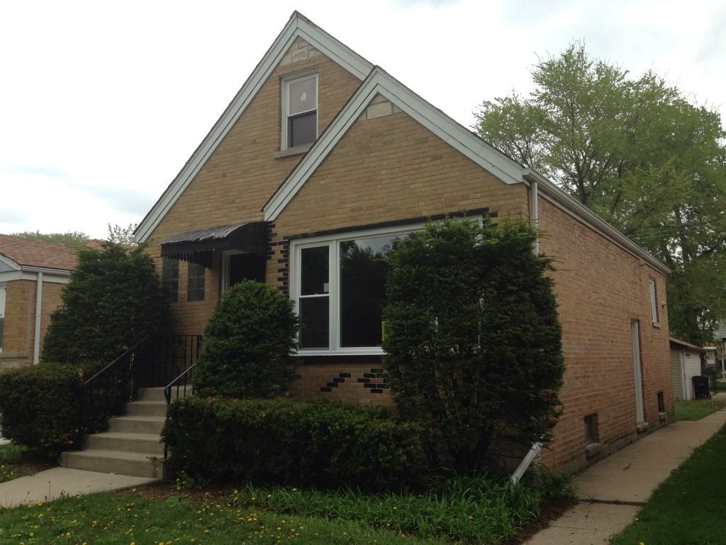 241 Granville Ave - Photo 2 of 17