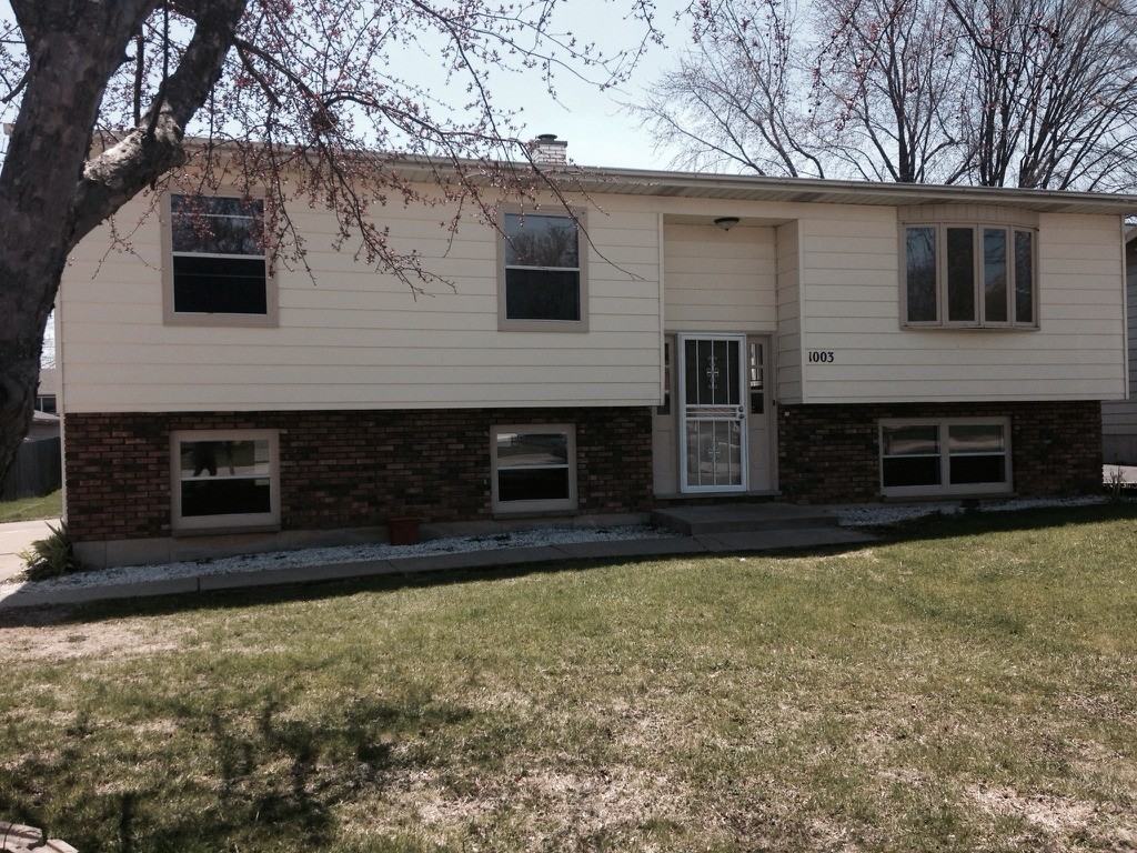 1003 18th St - Photo 2 of 13