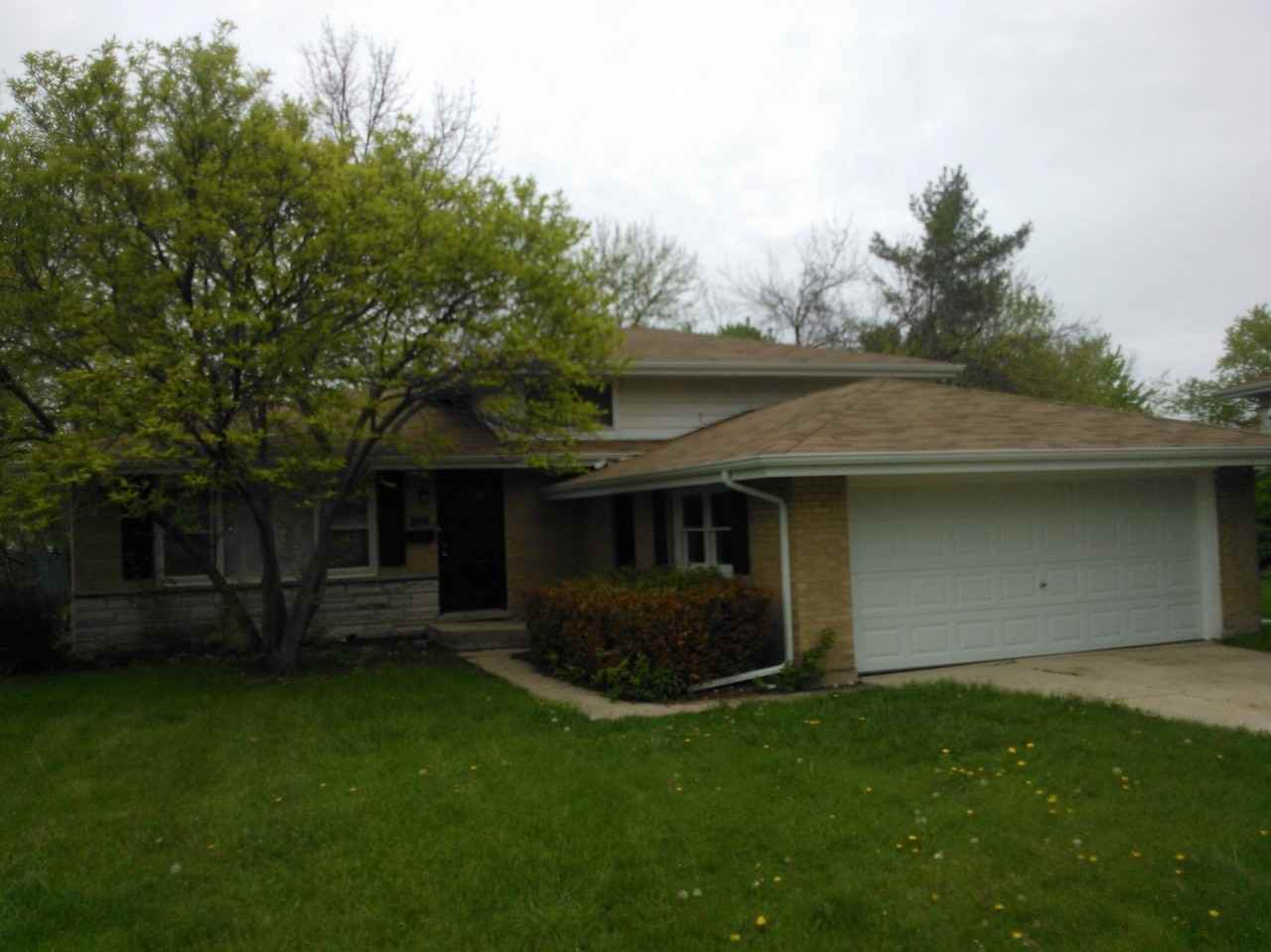 1418 E 158th St - Photo 2 of 15