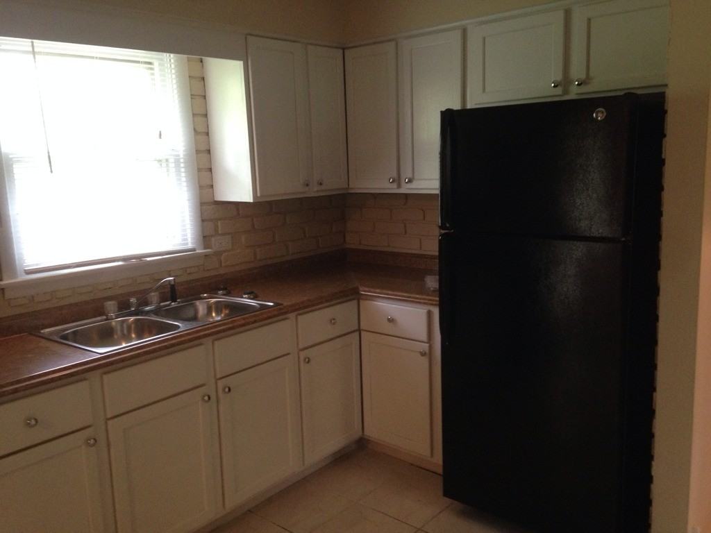 1418 E 158th St - Photo 3 of 15