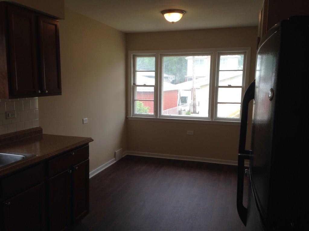 524 Eastern Ave - Photo 3 of 11