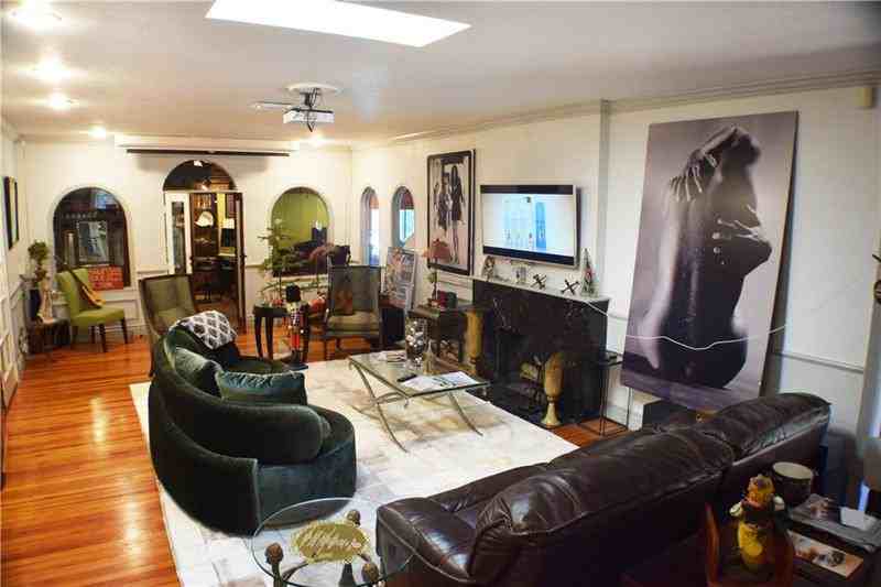 215 SE 12th Ave - Photo 3 of 19