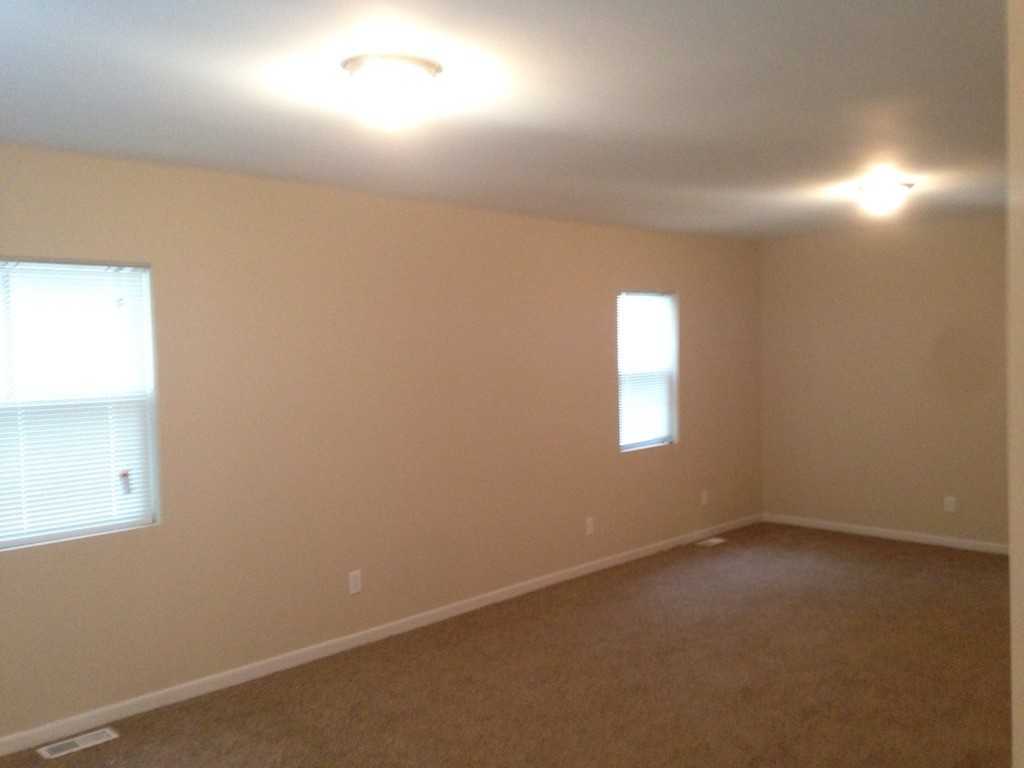 3206 Emerald Ave - Photo 3 of 20