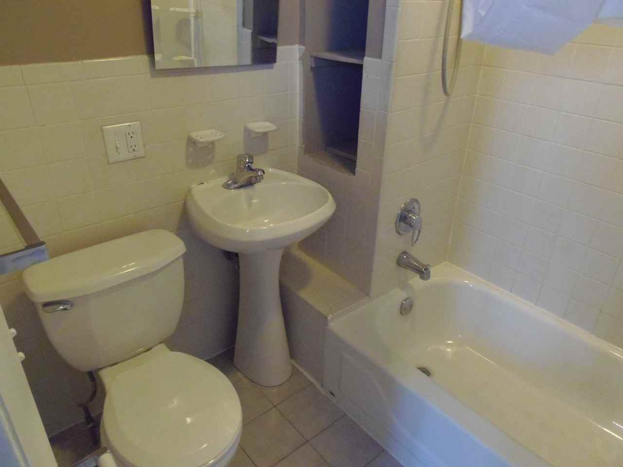 2030 W 170th St - Photo 3 of 4